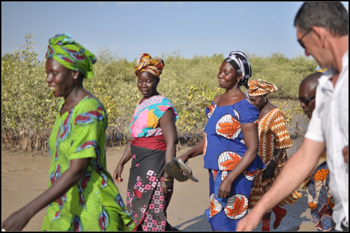 Les femmes de Nema Bah, belles.